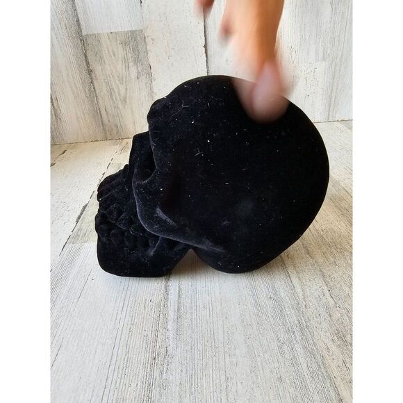 Velvet heavy skull Halloween prop decor house - Picture 2 of 5